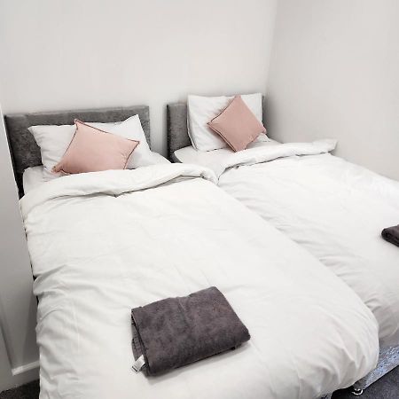 Comfy Diamond Ensuite Room Maidstone With Free Parking And Speedy Wifi Εξωτερικό φωτογραφία